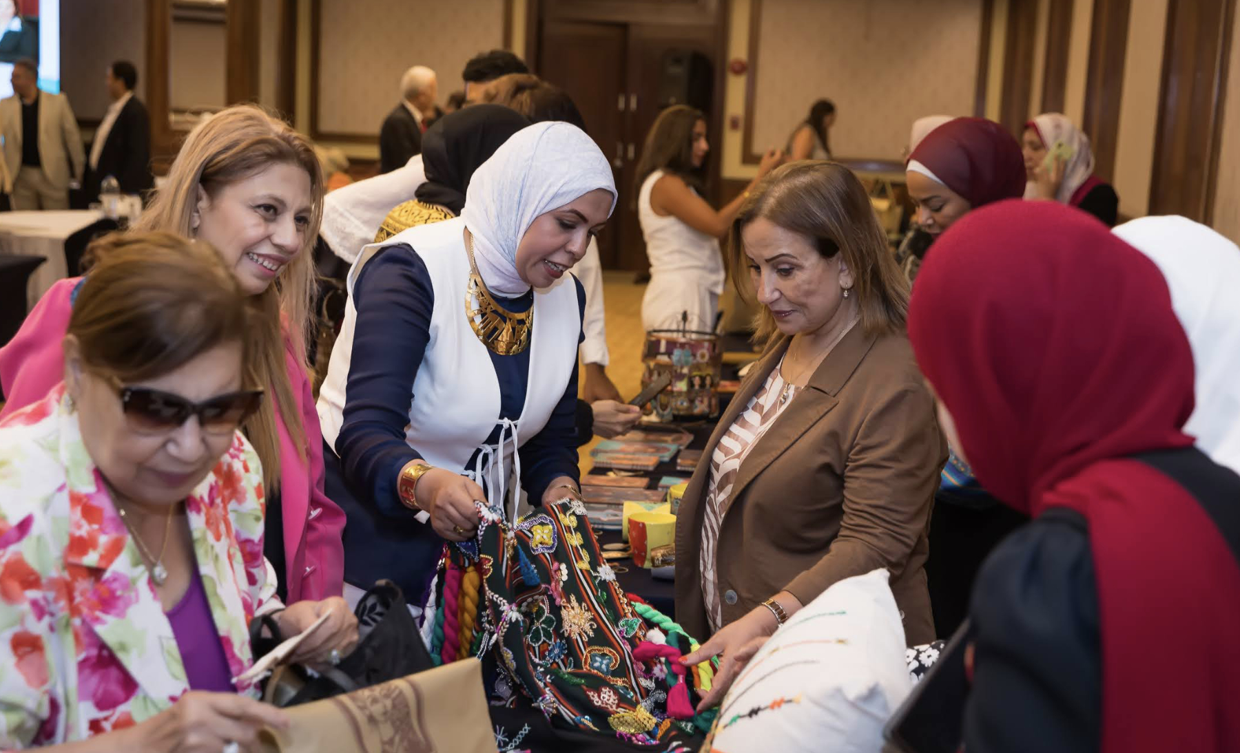 An exhibition of handicrafts for the contestants on the sidelines of the competition ceremony